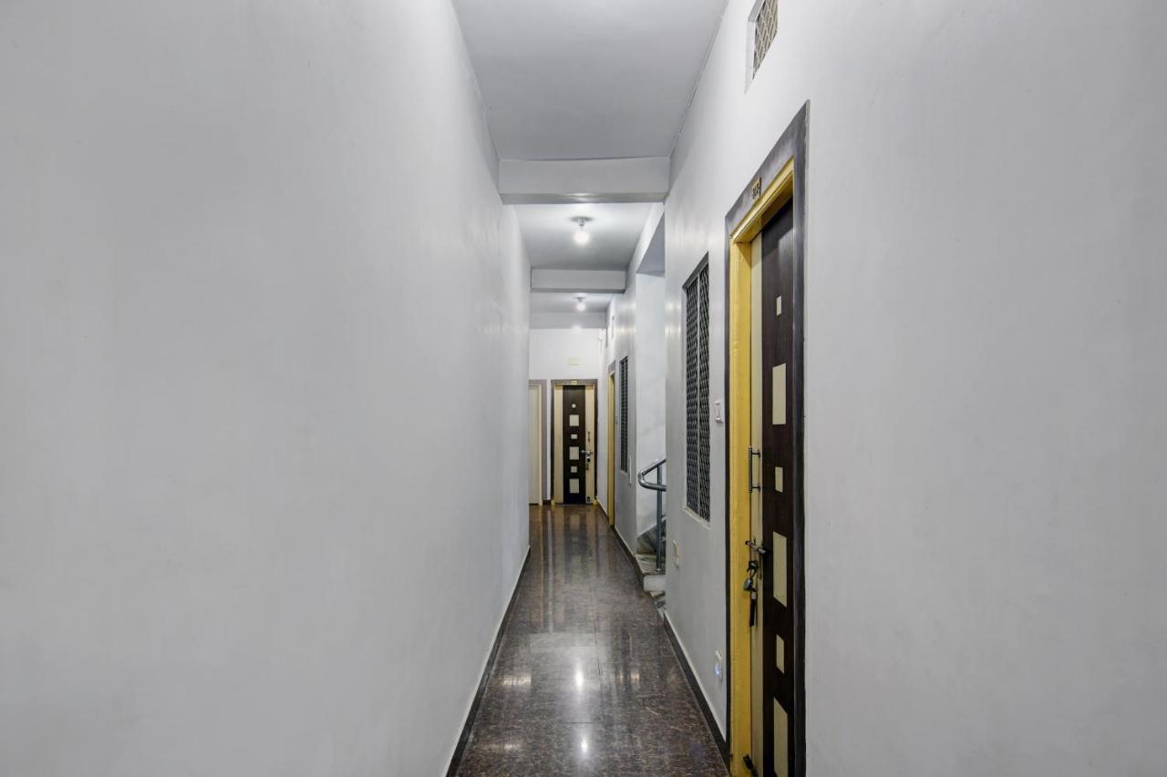 Spot On Ray Palace Hotel Puri Buitenkant foto